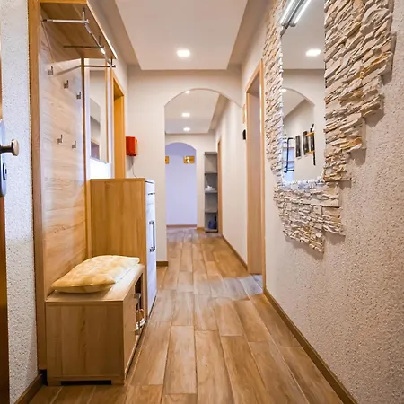 1-zimmer In Moderner Im Herzen Von - Zentrale Lage, Komfort & Wlan - Zimmername Bonn Appartamento