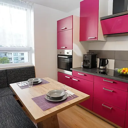 1-zimmer In Moderner Im Herzen Von - Zentrale Lage, Komfort & Wlan - Zimmername Bonn Appartamento